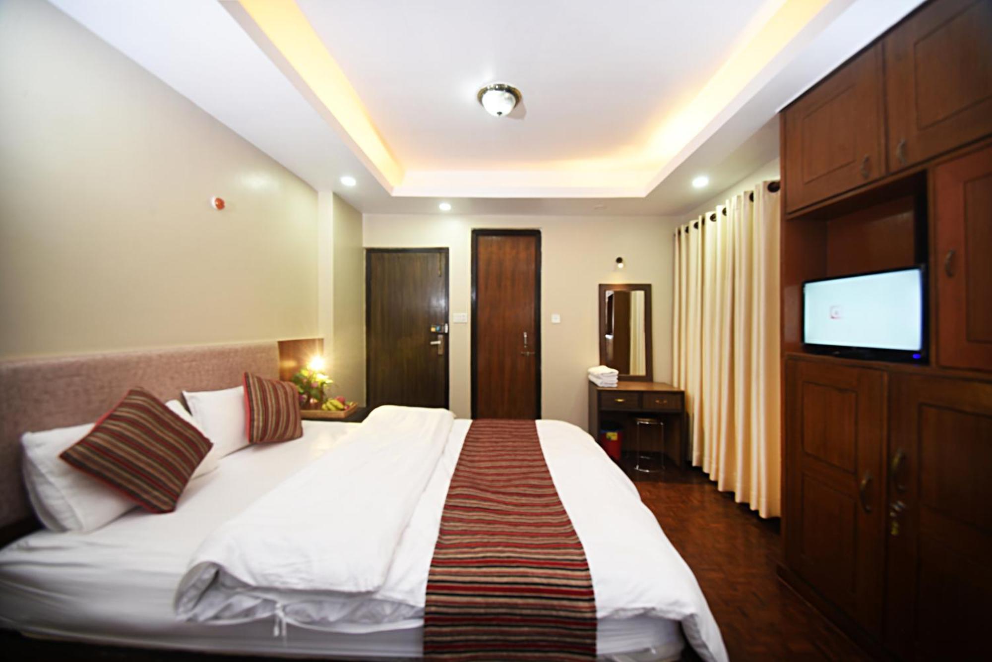 Mums Homestay & Studio Apartments Катманду Экстерьер фото