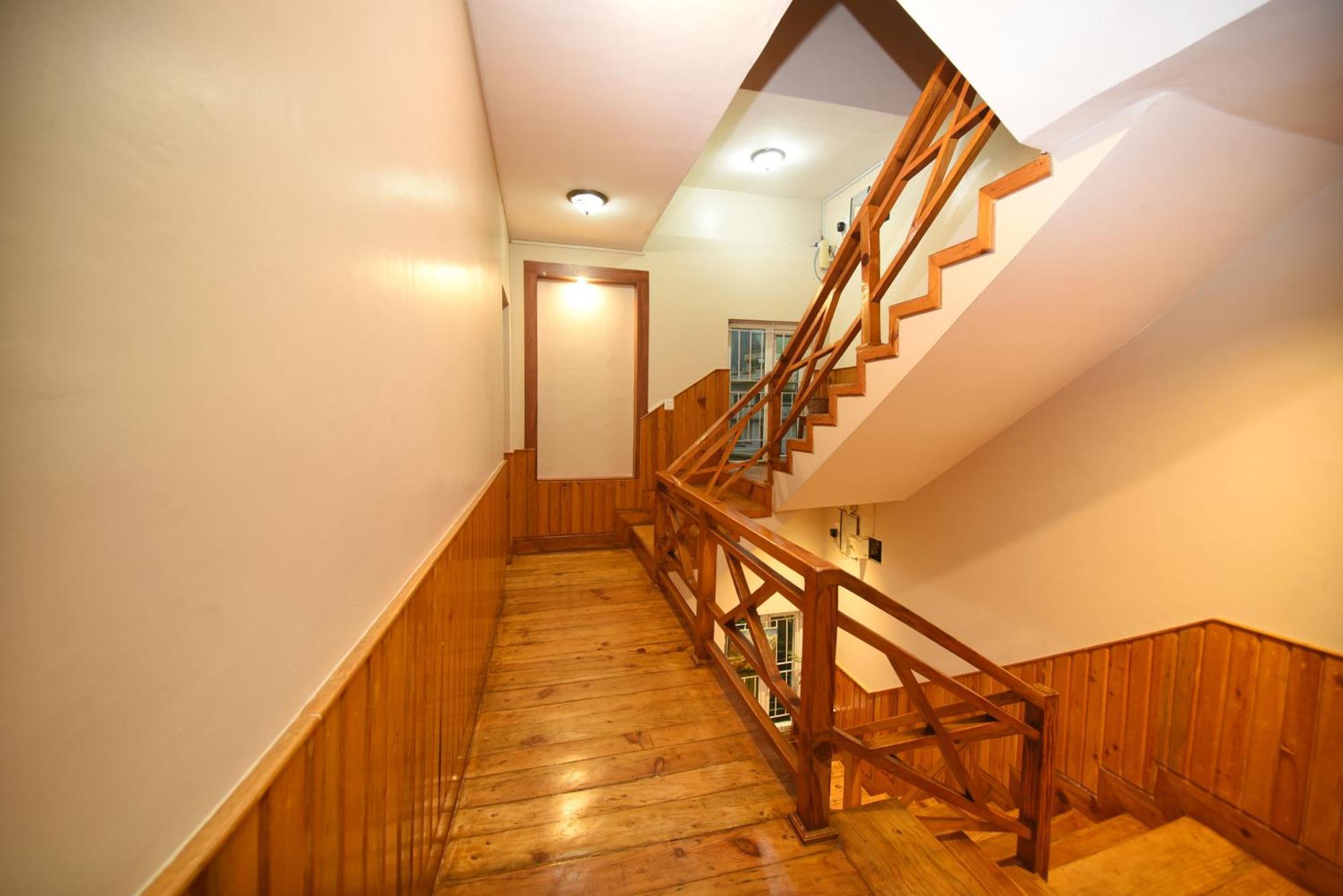 Mums Homestay & Studio Apartments Катманду Экстерьер фото