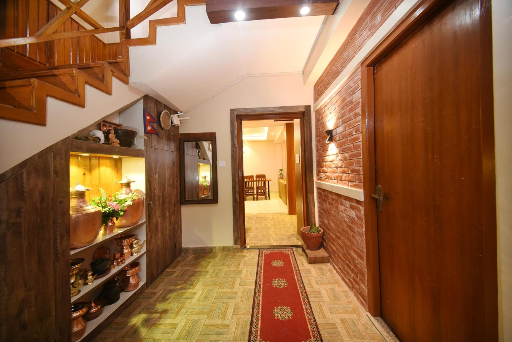 Mums Homestay & Studio Apartments Катманду Экстерьер фото