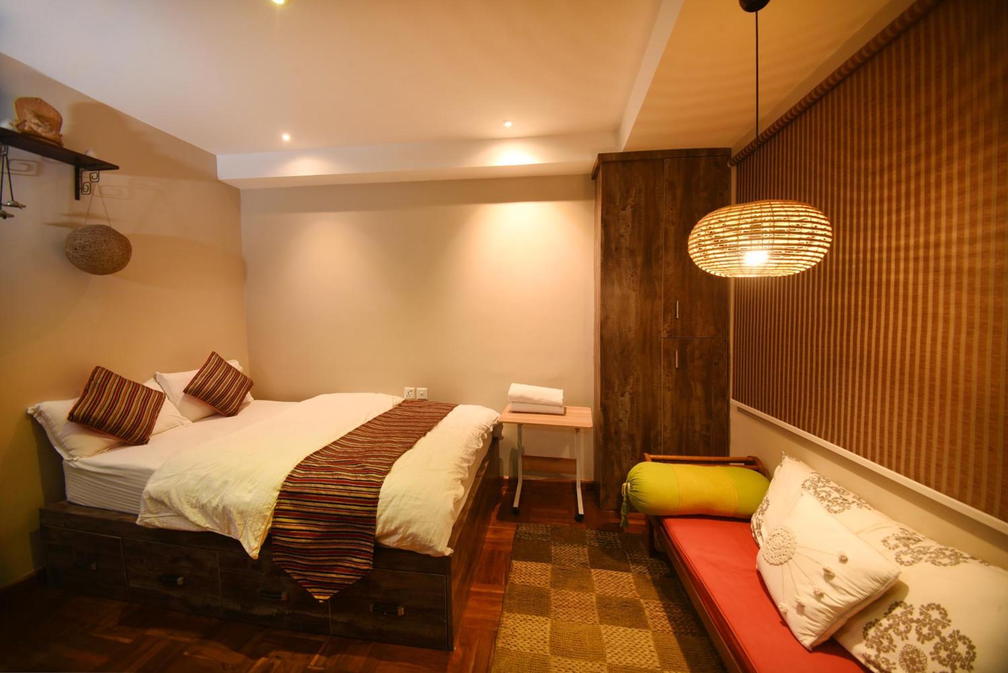 Mums Homestay & Studio Apartments Катманду Экстерьер фото
