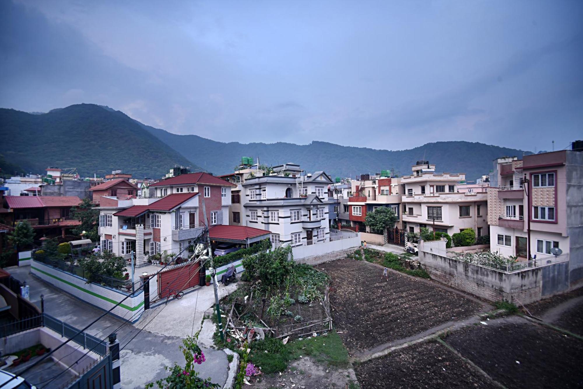 Mums Homestay & Studio Apartments Катманду Экстерьер фото