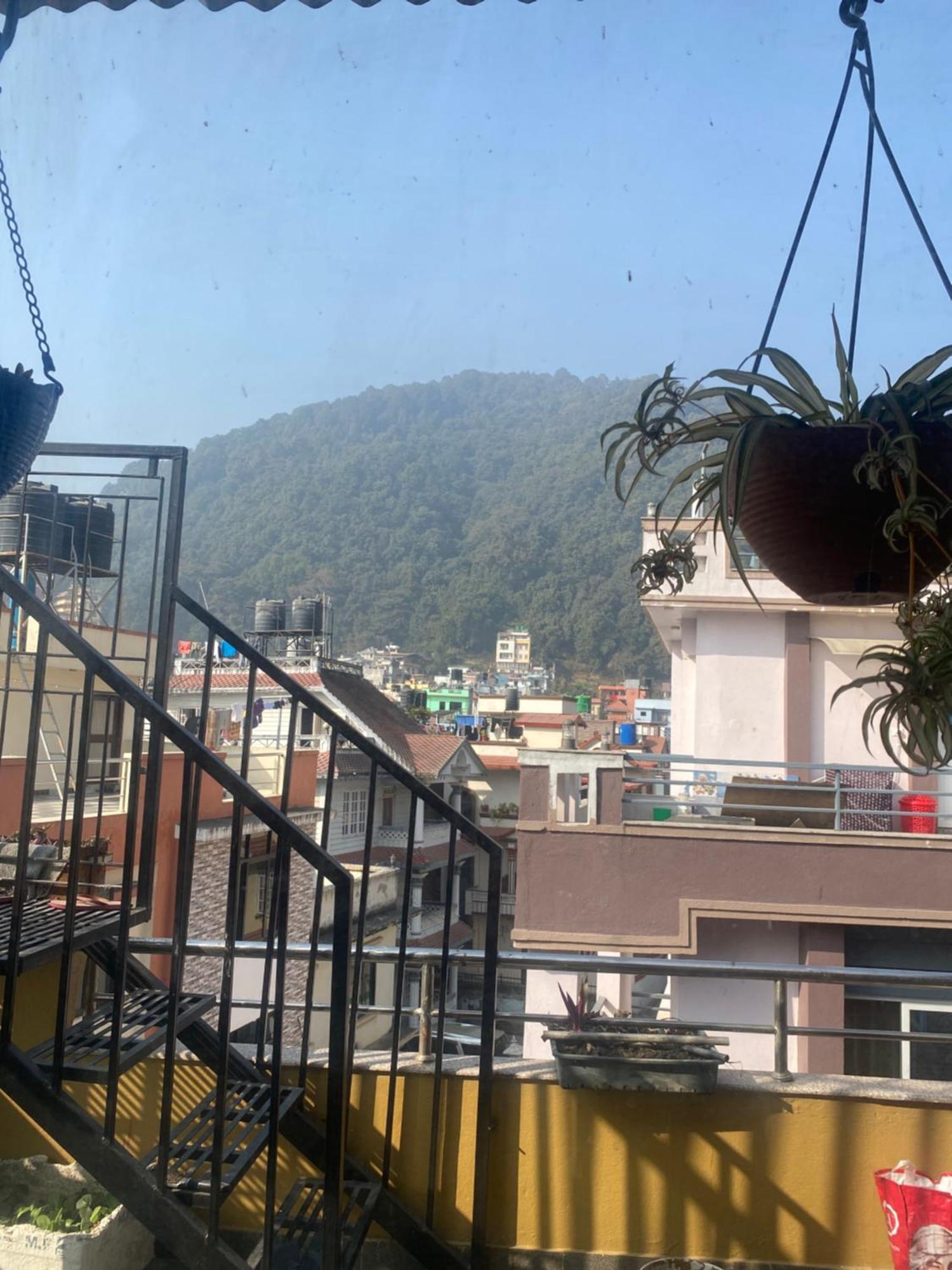 Mums Homestay & Studio Apartments Катманду Экстерьер фото