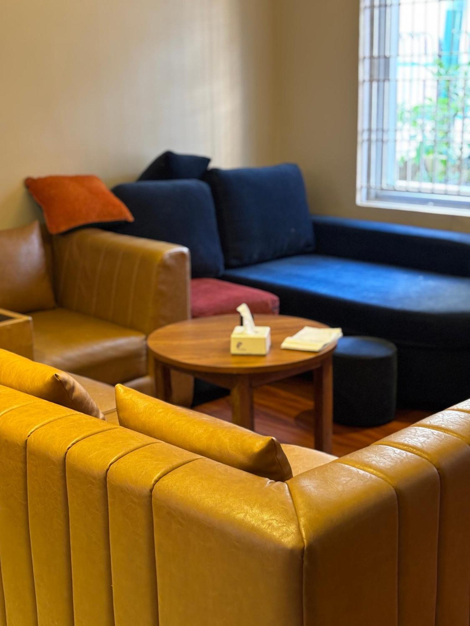 Mums Homestay & Studio Apartments Катманду Экстерьер фото